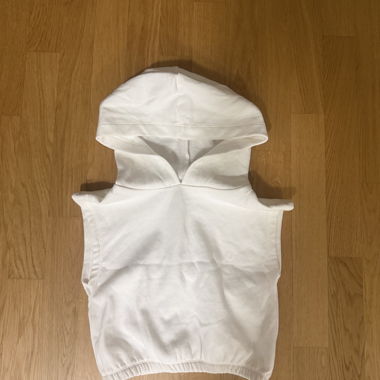 Weisses ärmelloses Hoodie-Top 32-34