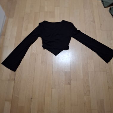 Top corto nero SHEIN a maniche lunghe