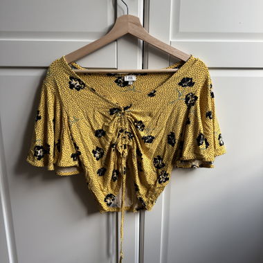 Crop Top Giallo River Island con Motivo Floreale