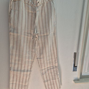 Sommerliche Baumwollhosen weiss/beige