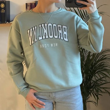 Grüner Pullover mit Rundhalsausschnitt