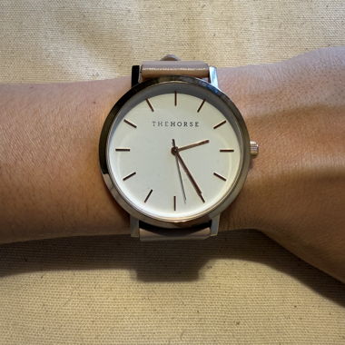 THE HORSE Analoguhr mit Lederarmband in taupe