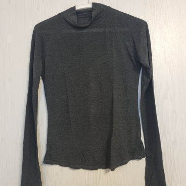 Haut col montant gris fonce