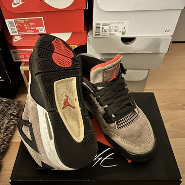 Jordan 4 taupe
