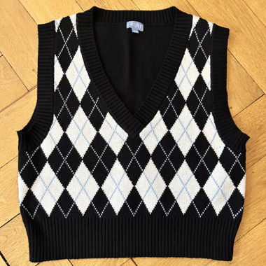 Gilet en tricot à losanges bleu et noir