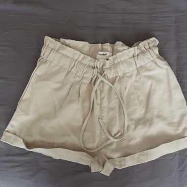 kurze Stoffhosen 