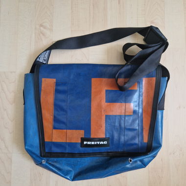 Freitag Tasche blau/rot