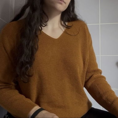 Senfgelber Pullover