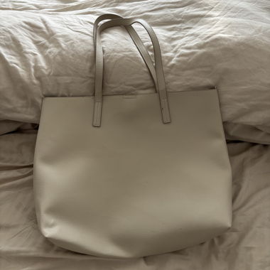 Beige tote bag