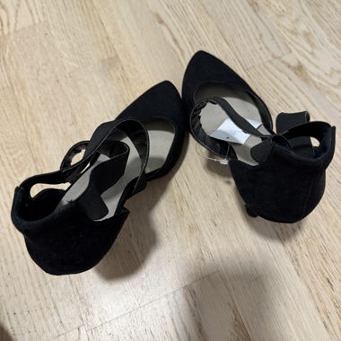Escarpins noirs à bride