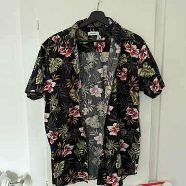 Chemise à fleurs 