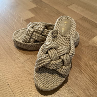 Geflochtene Rope-Sandalen