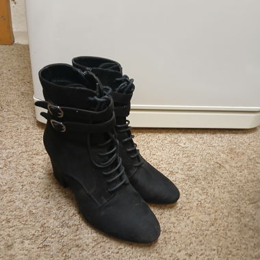 Lace-up boots