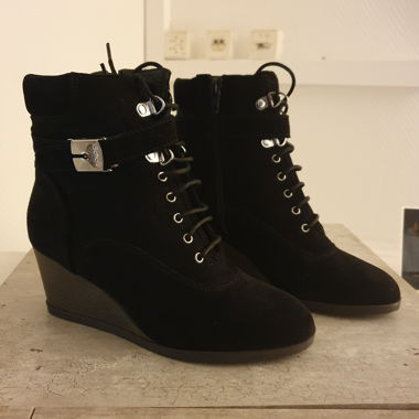 Scholl high heels ( Designed in Italy )