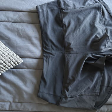 Short noir Lululemon Taille 8