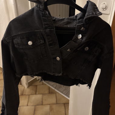 Short black denim jacket