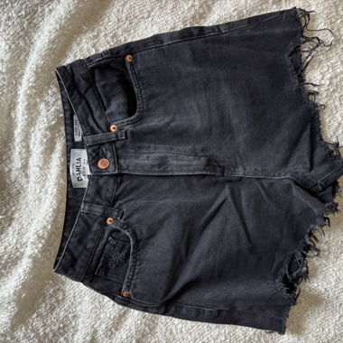 Short en jeans noir délavé 