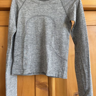 Top Lululemon a maniche lunghe