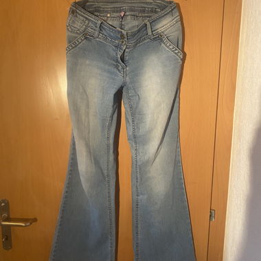 Low-Rise Jeans