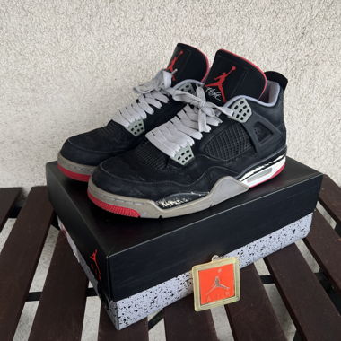 Air Jordan 4 Bred / Black Cement (2012)