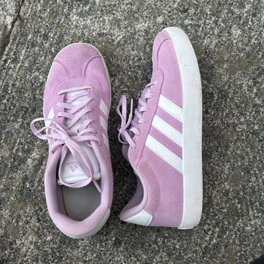 Rosa Adidas Sneaker