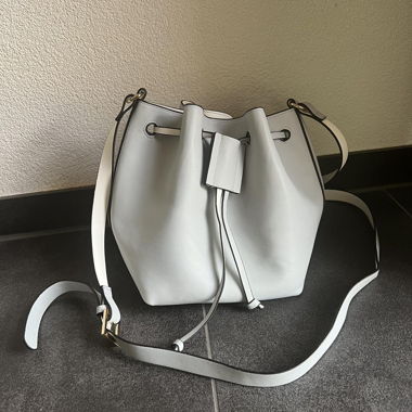 Graue Tasche