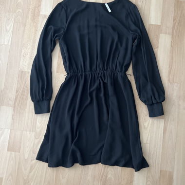 Pepe Jeans - Schwarzes Kleid mit langen Ärmeln 