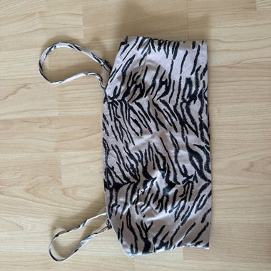 Crop top con spalline regolabili