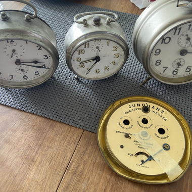 Lotto di sveglie vintage e meccanismo Junghans