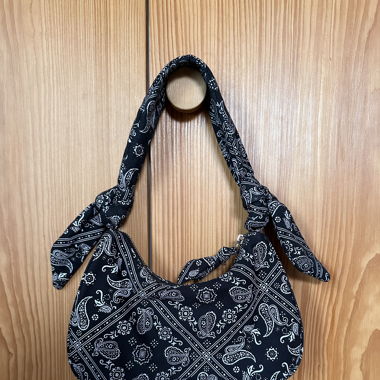 Shoulder bag/ Schultertasche/ sac à main