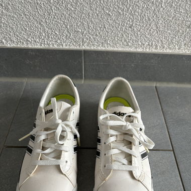 Adidas Sneaker