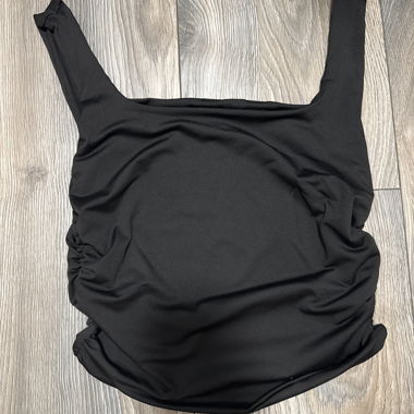 Schwarzes Top