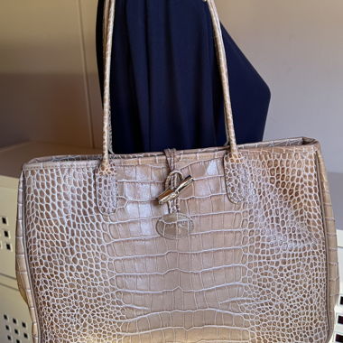 Grand Sac Longchamp Roseau - Cuir Croco beige.