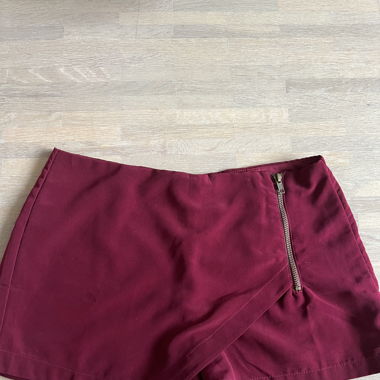Weinrote Skort (short+skirt)