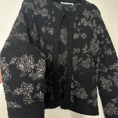 Cardigan in maglia con paillettes nere ZARA