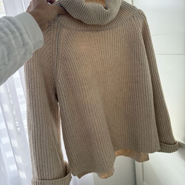 Knit sweater / Turtleneck sweater