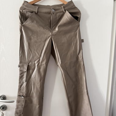 Pantalon cargo effet cuir
