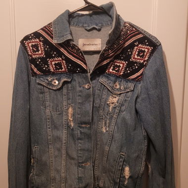 Jeans jacket - cute details 