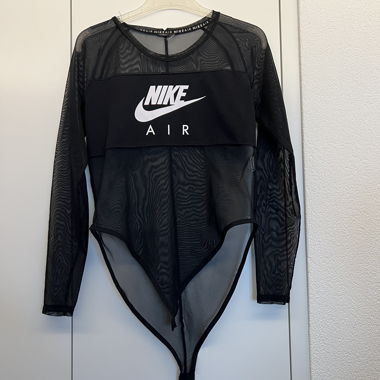 Corps Nike
