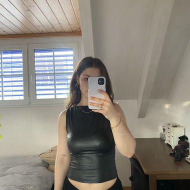 Top en cuir noir