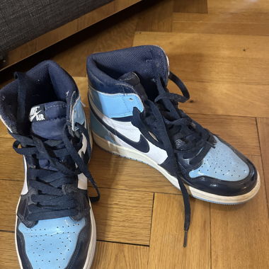 Nike Air Jordan 1 High “University Blue” 