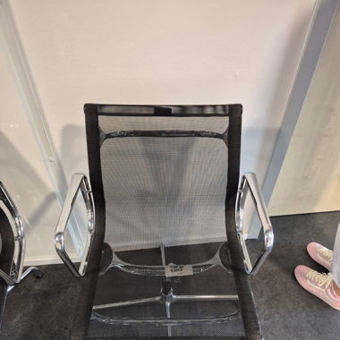 Vitra - Aluminium Chairs EA