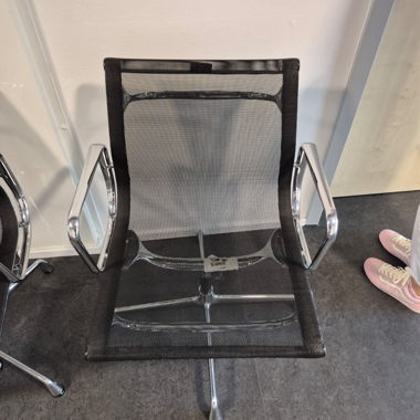 Vitra - Aluminium Chairs EA