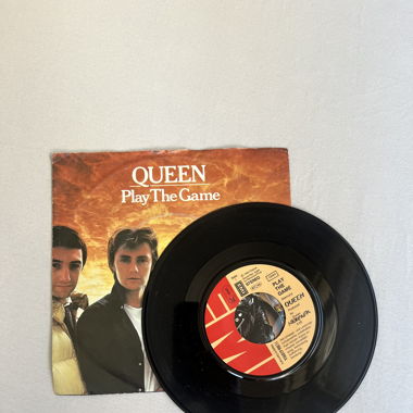 Single, Queen