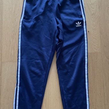 Jogging adidas bleu marine 
