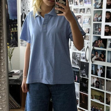 blue shirt