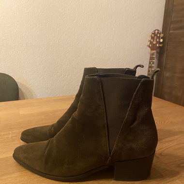 Pavement Wildleder boots oliv