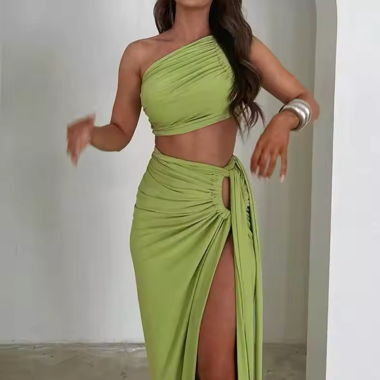 Dress only in Dark green! 