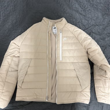 Veste matelassée Nike beige