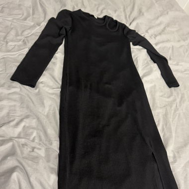 Schwarzes Kleid